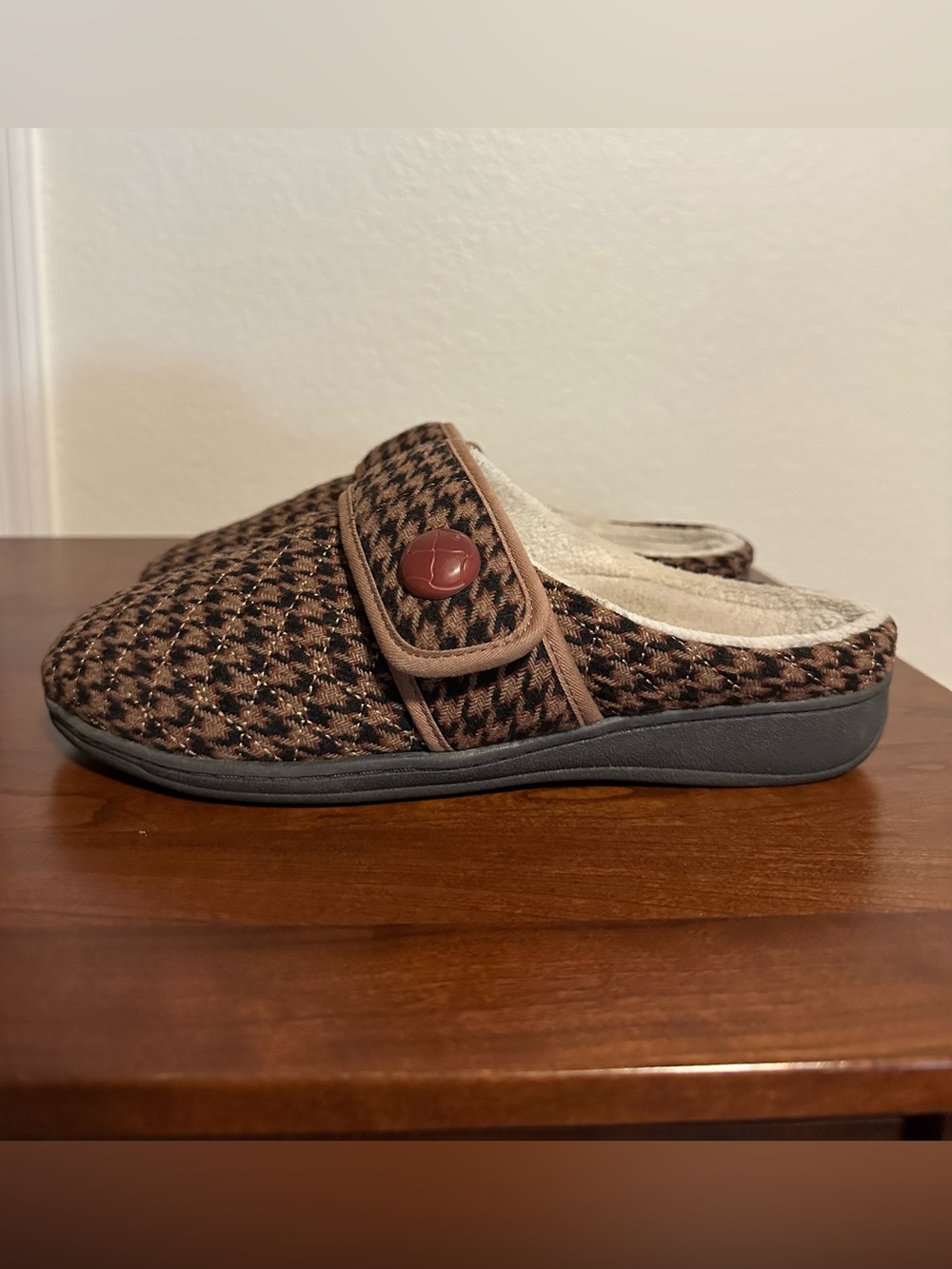Vionic Carlin Slippers Size 8 Briwn/Black Houndstooth